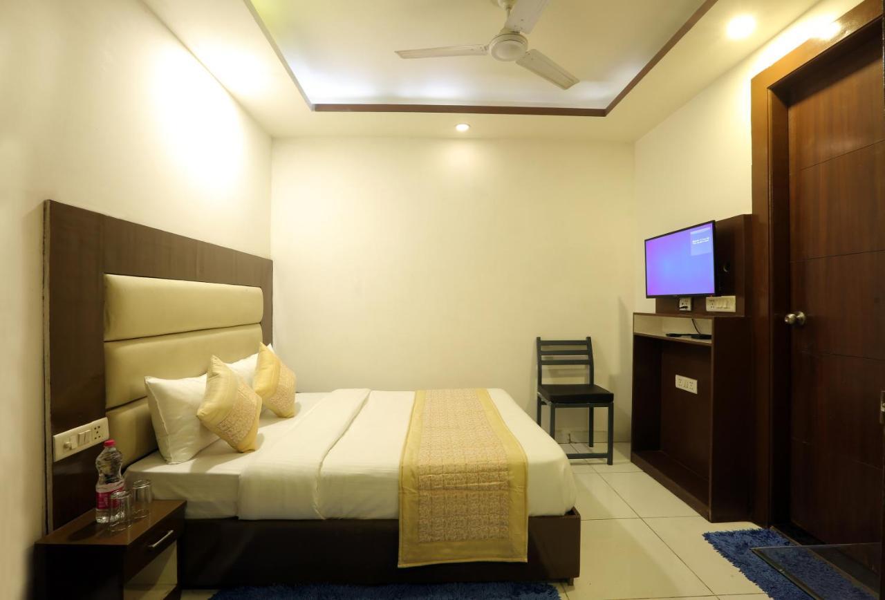 Hotel Qualia Suites New Delhi Eksteriør billede